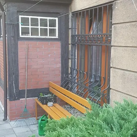 Apartament * يلينيا غورا